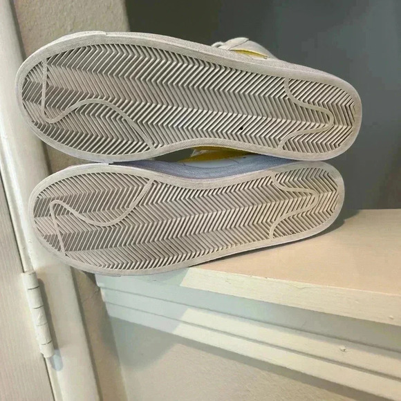 Nike Blazer 77 Mid DJ3050-101 Essential White Opti Yellow Sneakers US Women's 8 - Picture 8 of 9